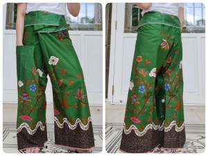 Green Thai fisherman pants with flower print